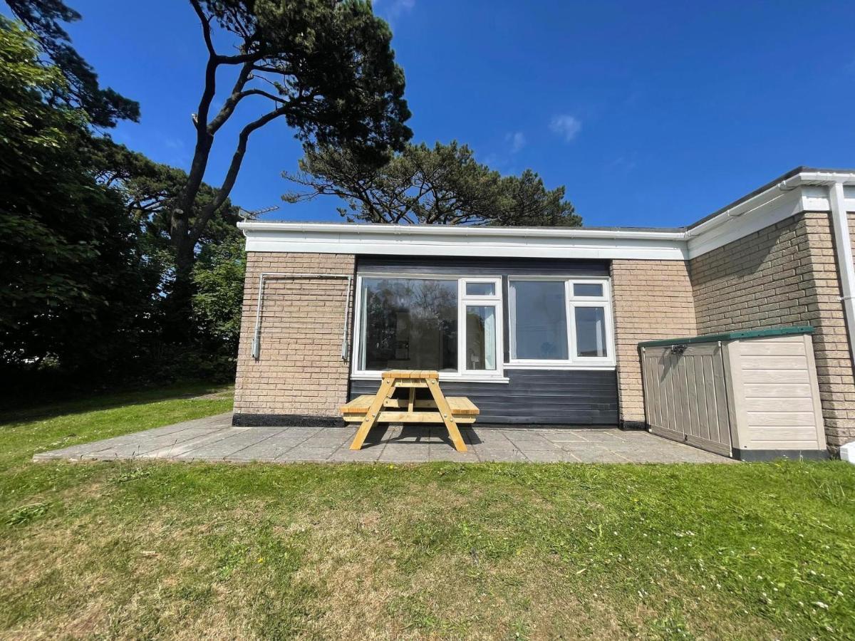 2 Bedroom Holiday Chalet Near Bude Kilkhampton Exterior foto